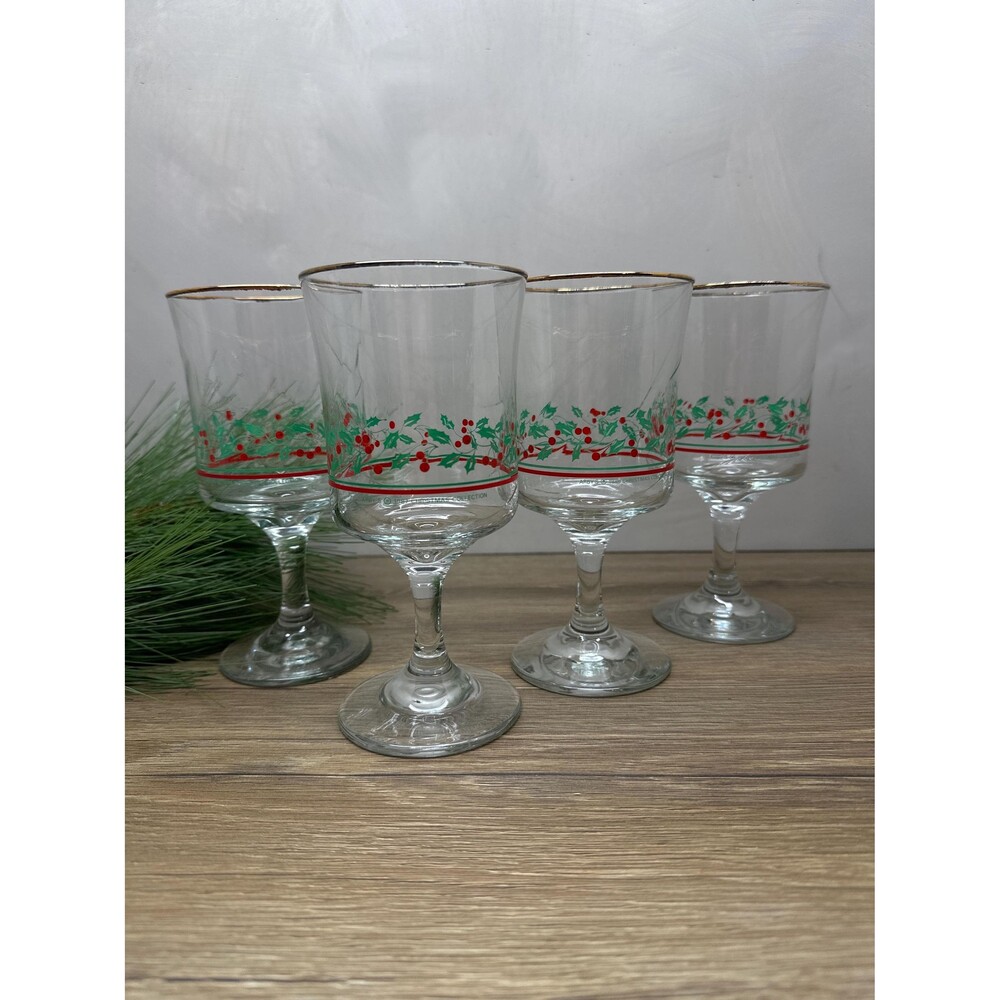 Vintage 1986 Arbys Christmas Collection Glass Goblet Holly Berry Set of 4
